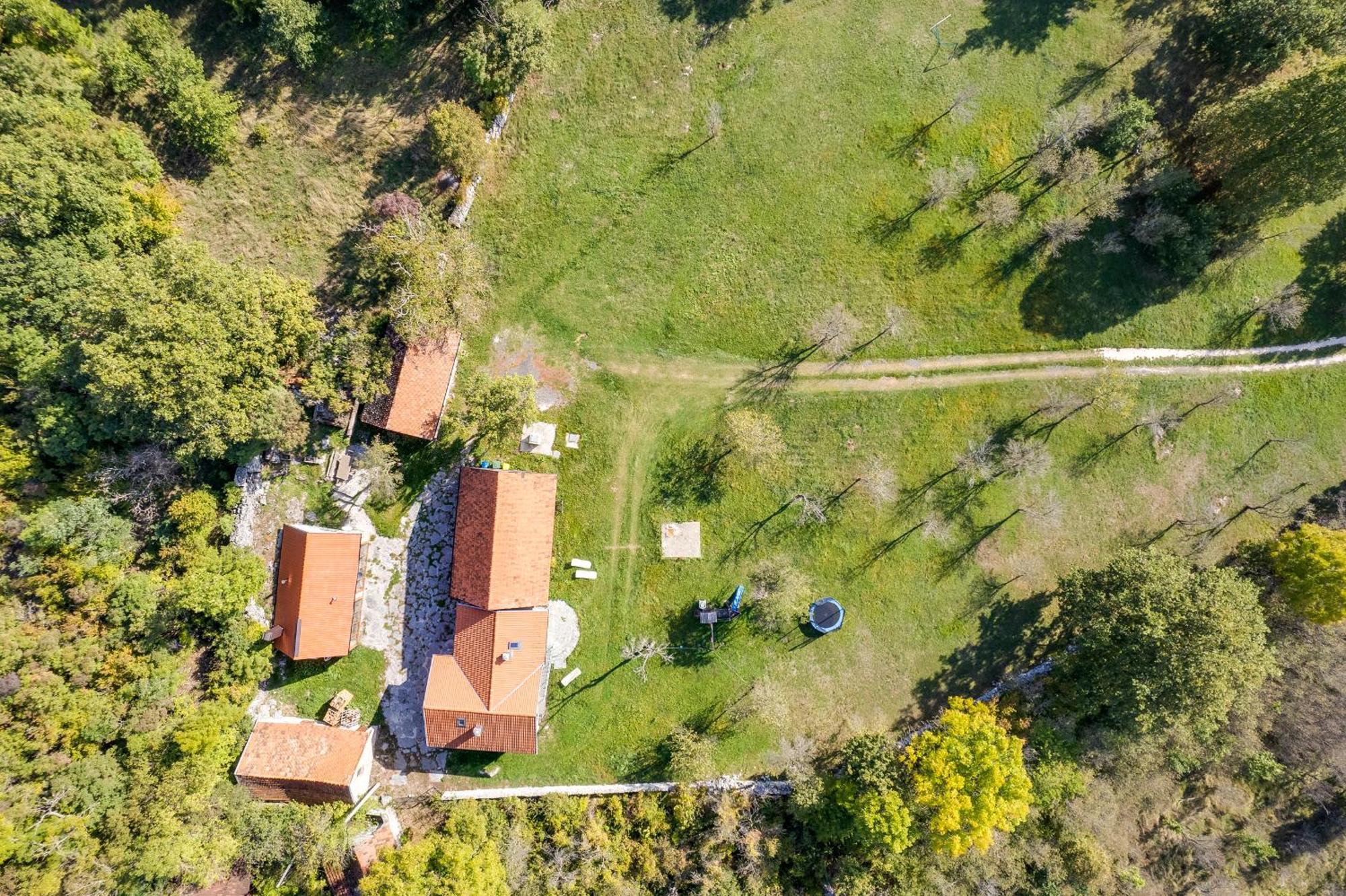 Sokol - Secret Forest House Gracac  Exterior photo
